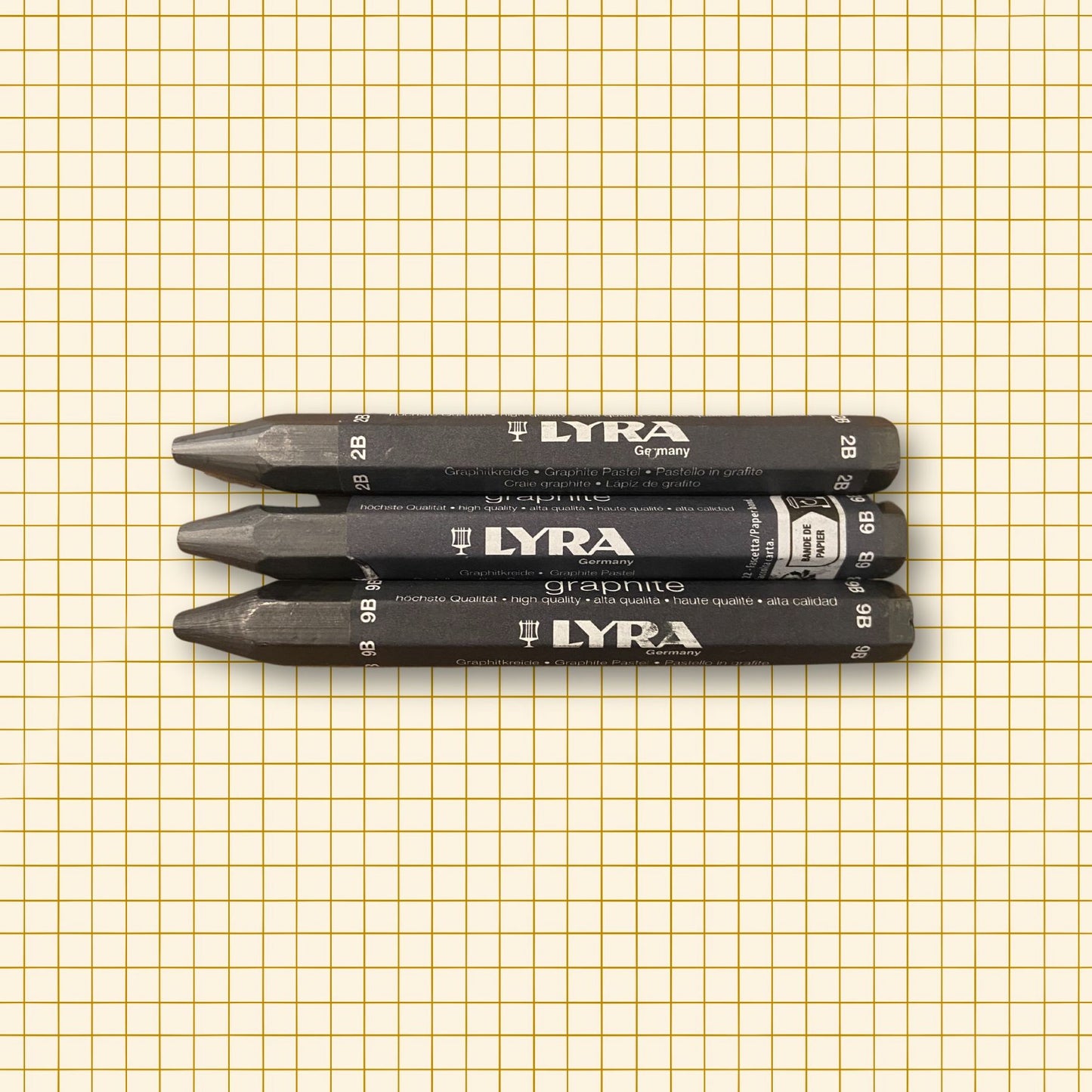 Lyra Graphite Crayon